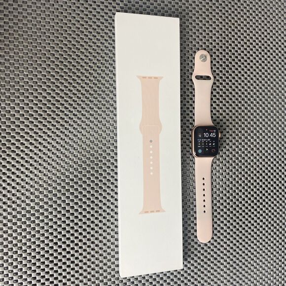 Apple Watch Series 6 40mm Gold Aluminum Case with Pink Sand Sport Band GPS - Picture 1 of 16